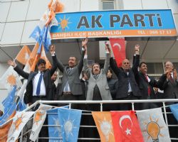 AK Parti millet vekili adaylar Bahl da miting gibi toplant yapt